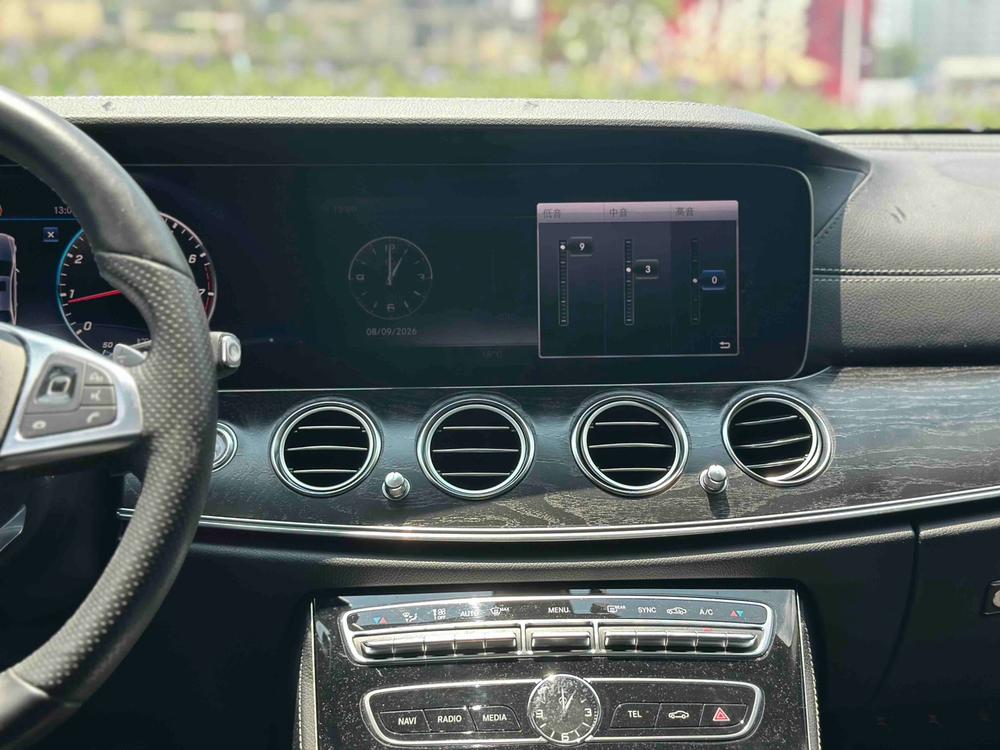 Mercedes-Benz Mercedes-Benz E-Class