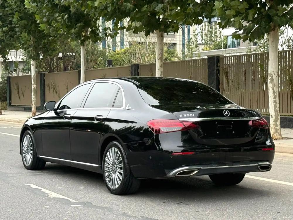 Mercedes-Benz Mercedes-Benz E-Class