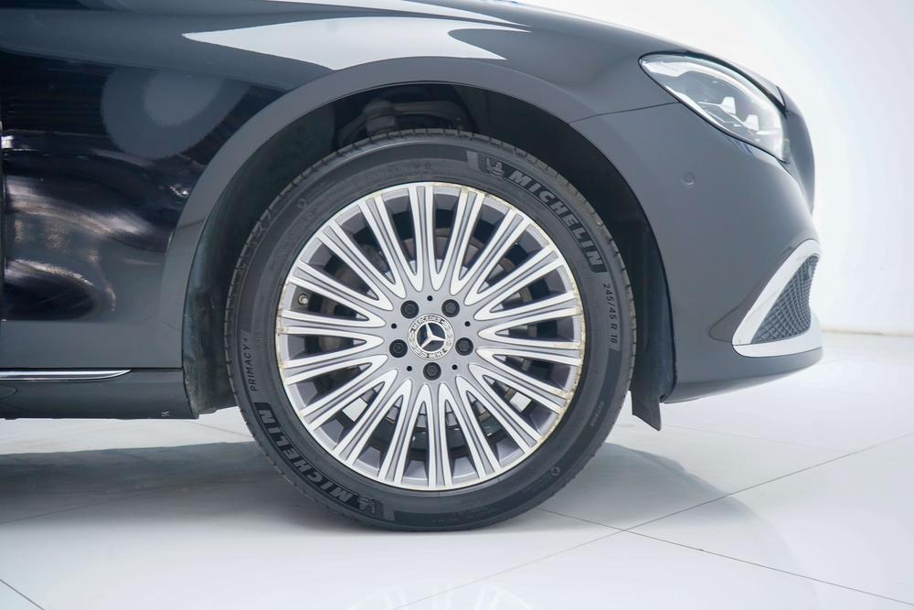Mercedes-Benz Mercedes-Benz E-Class