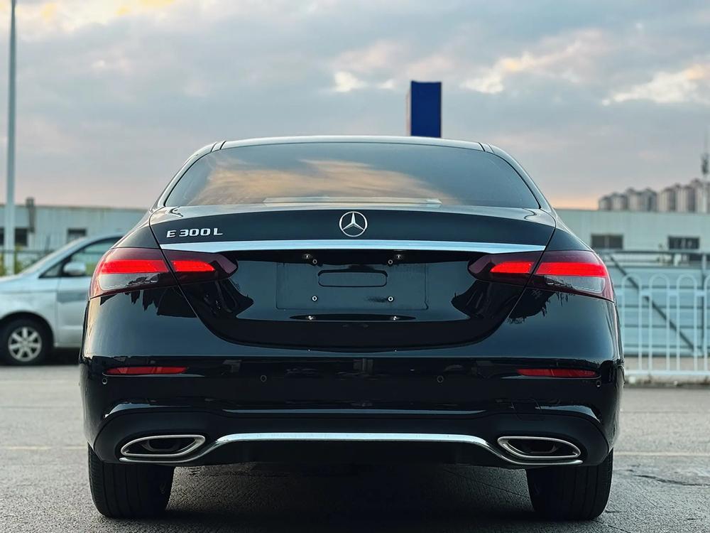 Mercedes-Benz Mercedes-Benz E-Class
