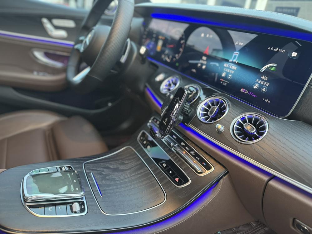 Mercedes-Benz Mercedes-Benz E-Class
