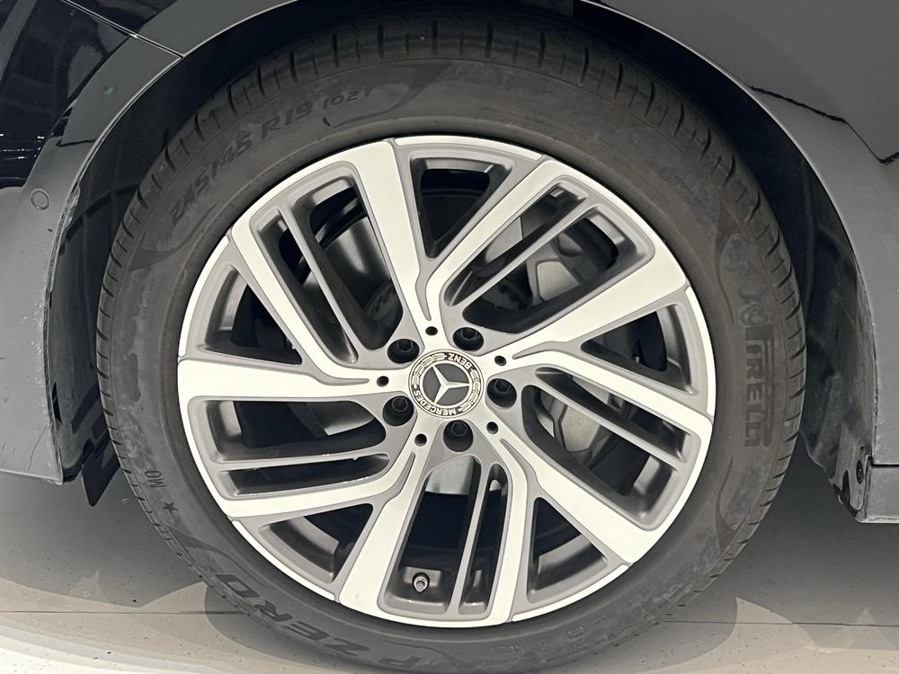 Mercedes-Benz Mercedes-Benz E-Class
