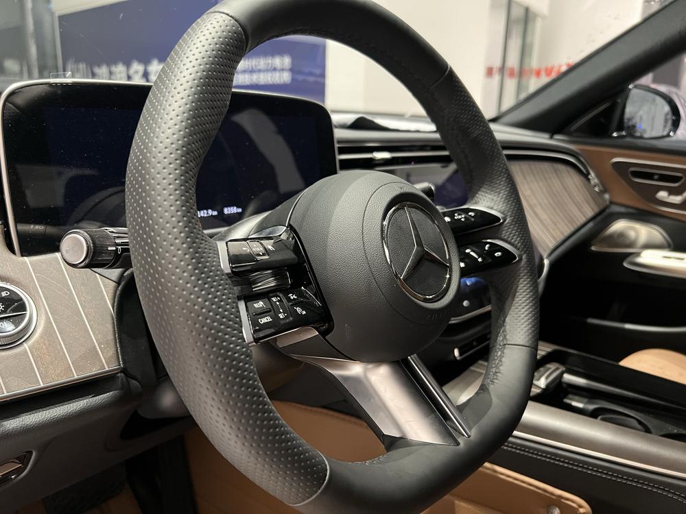 Mercedes-Benz Mercedes-Benz E-Class