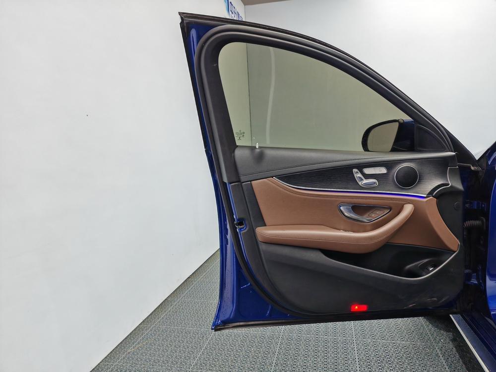 Mercedes-Benz Mercedes-Benz E-Class
