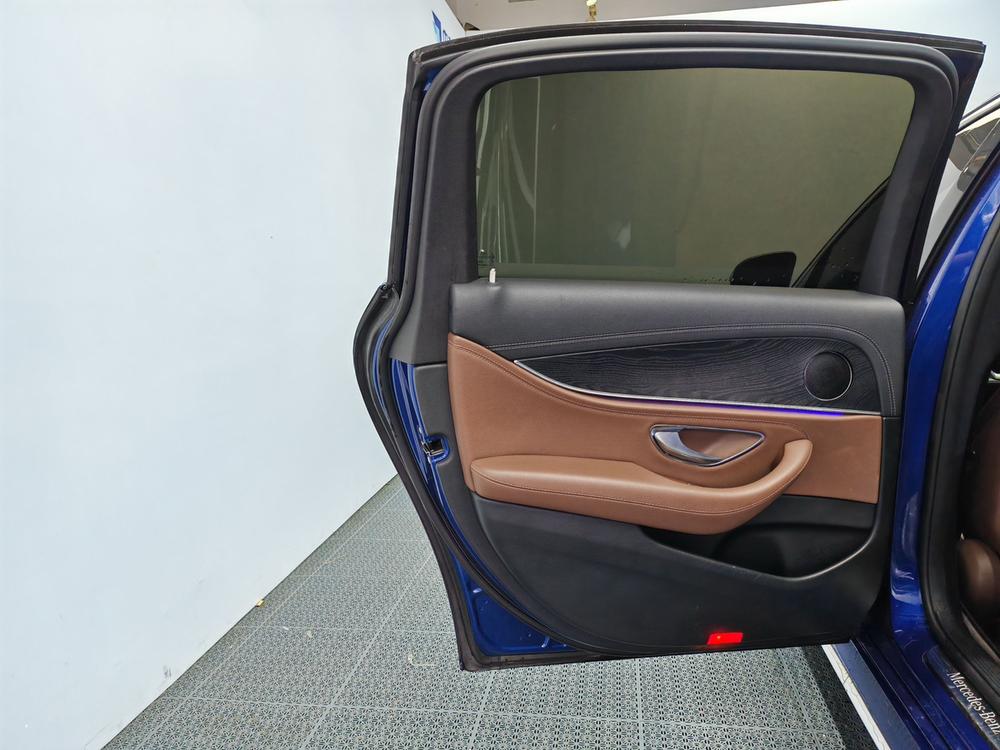 Mercedes-Benz Mercedes-Benz E-Class