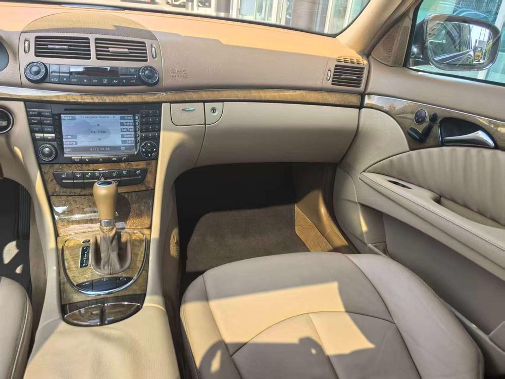 Mercedes-Benz Mercedes-Benz E-Class