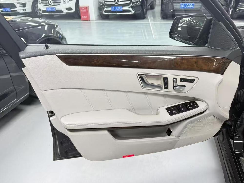 Mercedes-Benz Mercedes-Benz E-Class