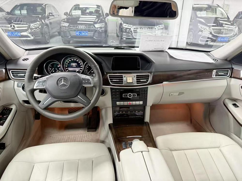 Mercedes-Benz Mercedes-Benz E-Class