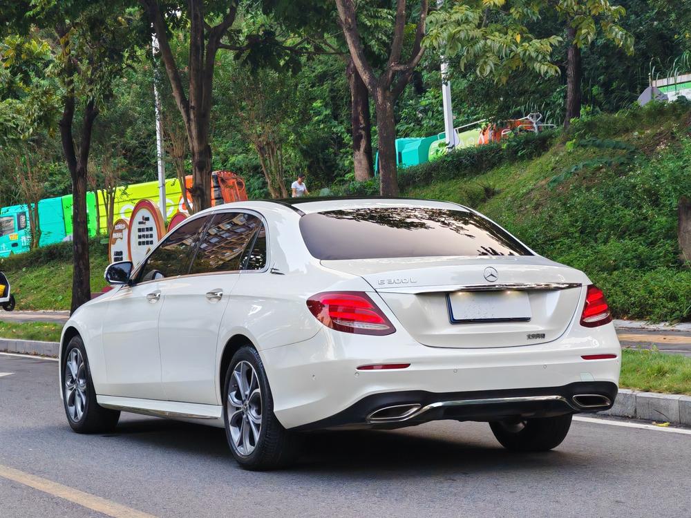 Mercedes-Benz Mercedes-Benz E-Class