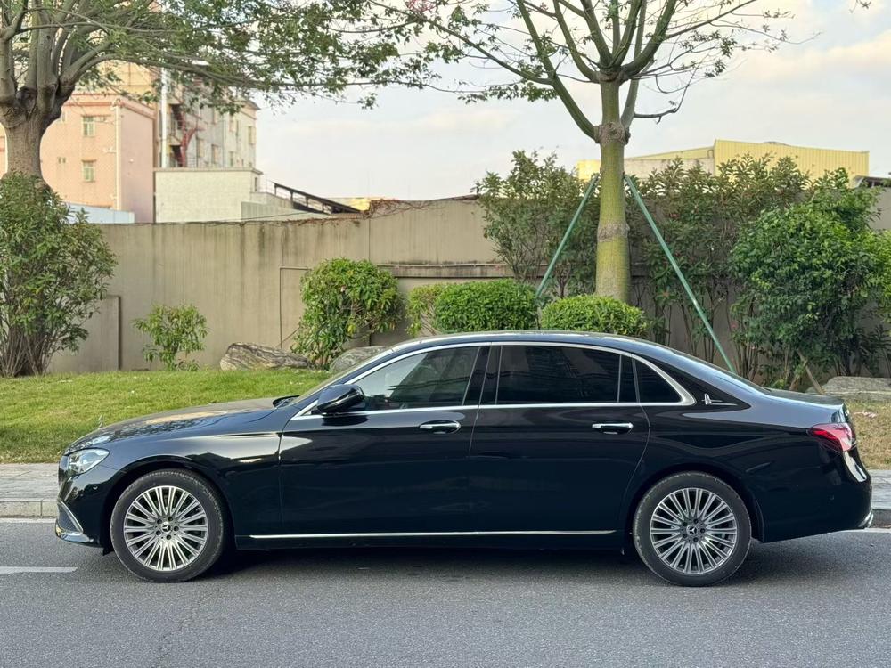Mercedes-Benz Mercedes-Benz E-Class