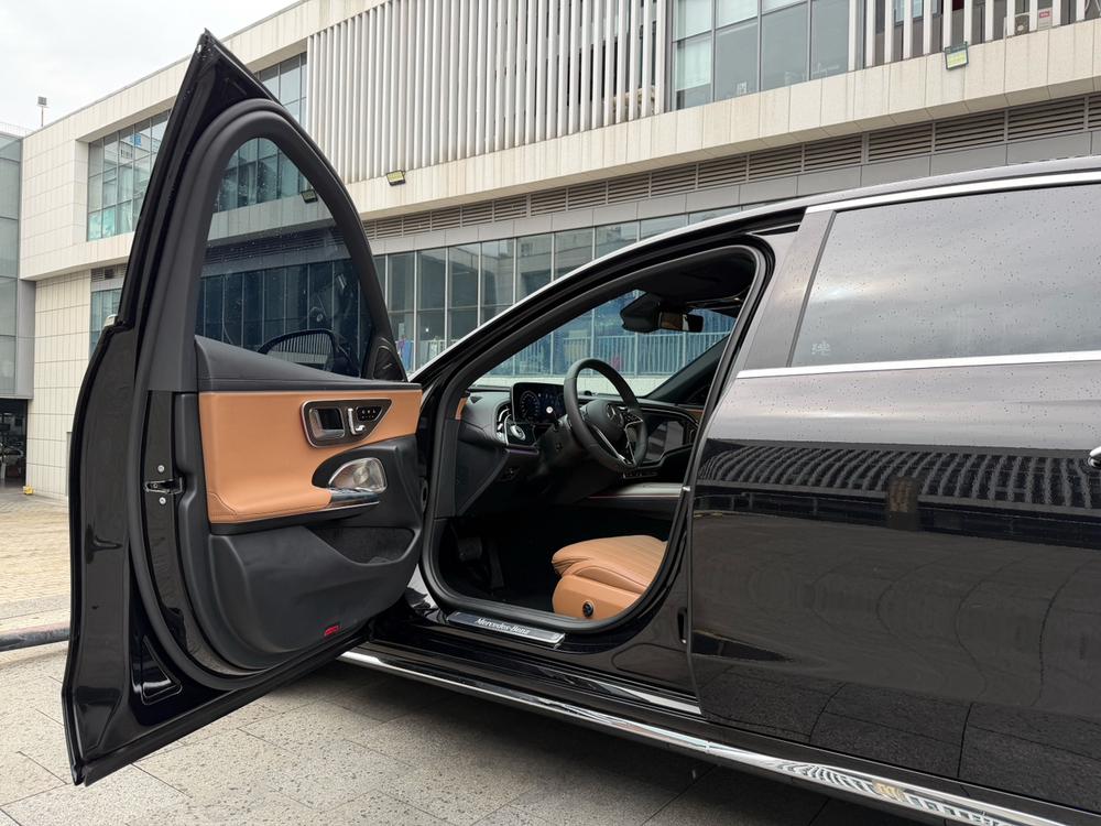 Mercedes-Benz Mercedes-Benz E-Class