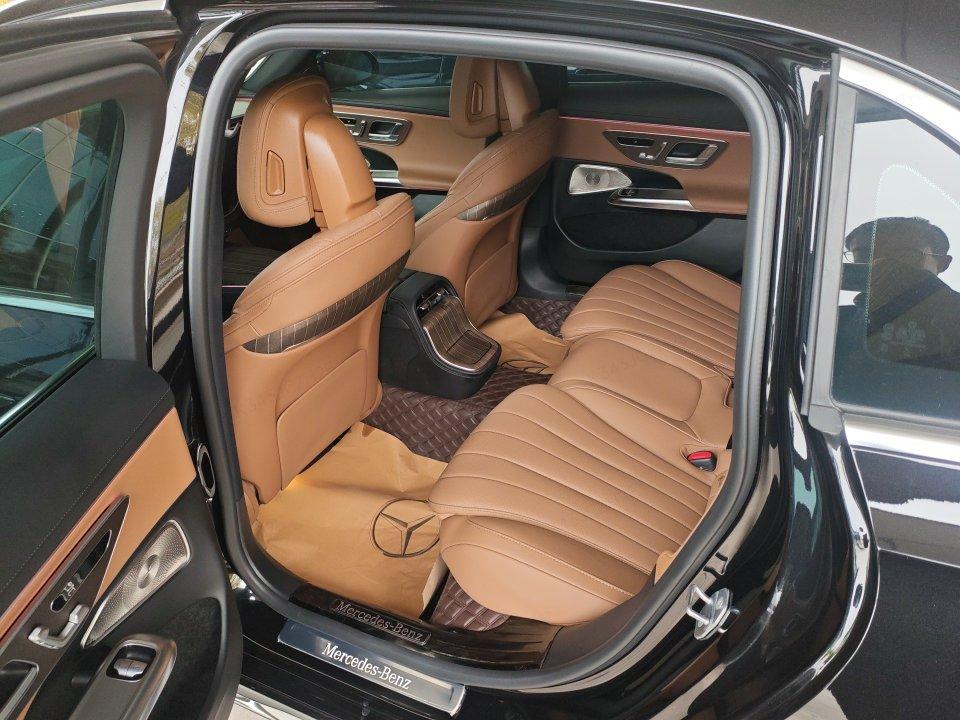 Mercedes-Benz Mercedes-Benz E-Class