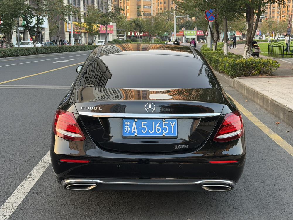 Mercedes-Benz Mercedes-Benz E-Class