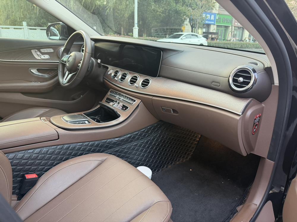 Mercedes-Benz Mercedes-Benz E-Class