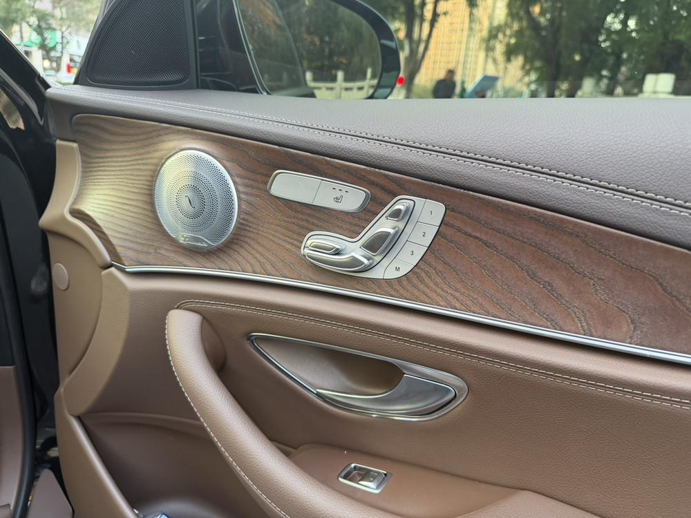 Mercedes-Benz Mercedes-Benz E-Class