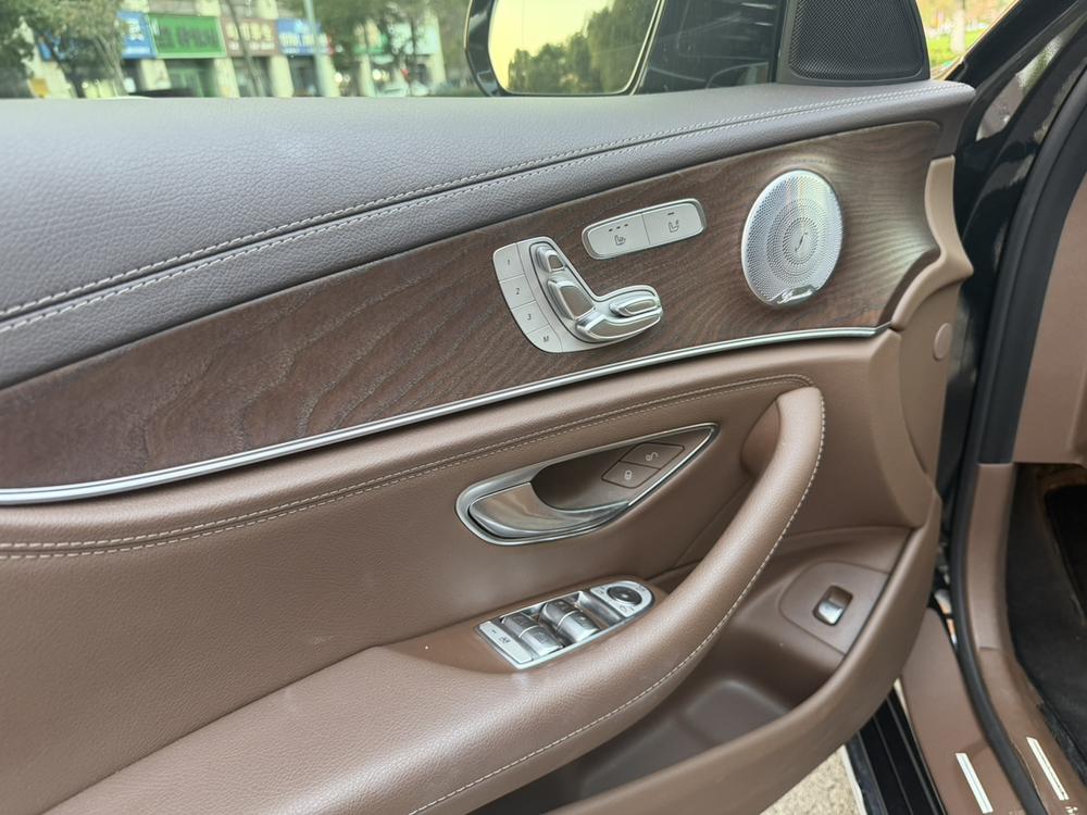 Mercedes-Benz Mercedes-Benz E-Class