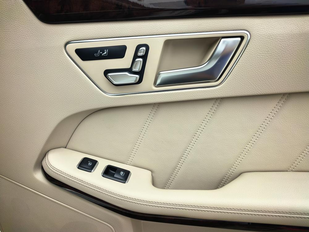 Mercedes-Benz Mercedes-Benz E-Class