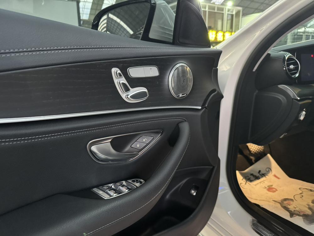 Mercedes-Benz Mercedes-Benz E-Class