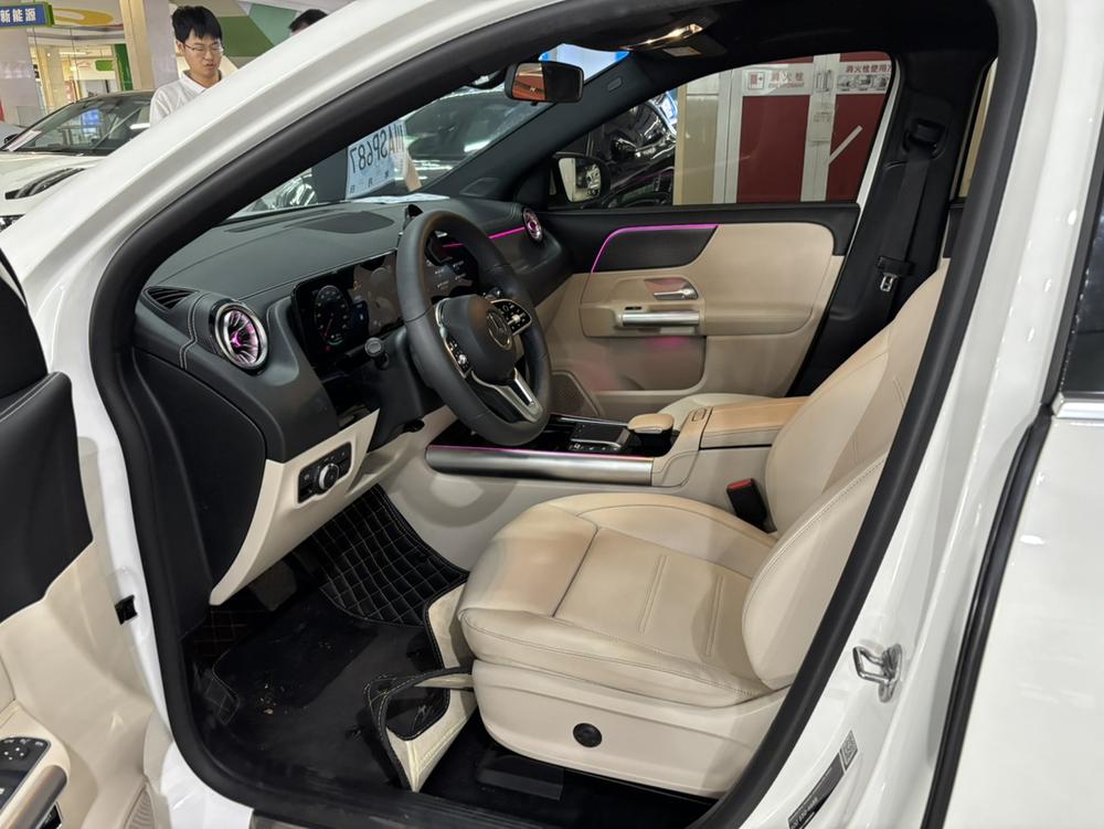 Mercedes-Benz Mercedes-Benz EQA