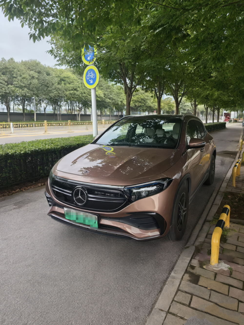 Mercedes-Benz Mercedes-Benz EQA