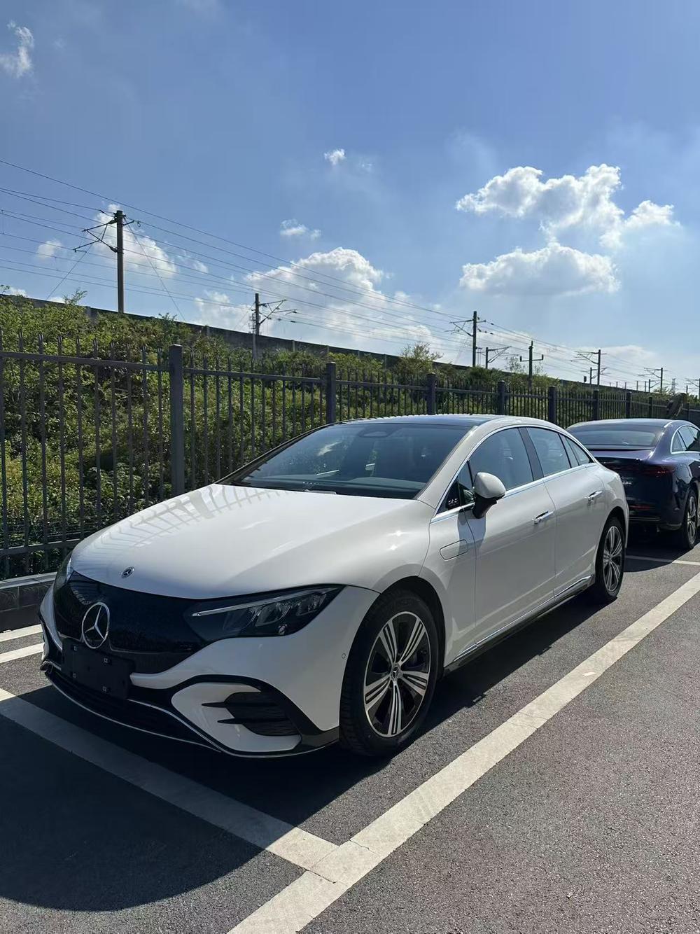 Mercedes-Benz Mercedes-Benz EQE