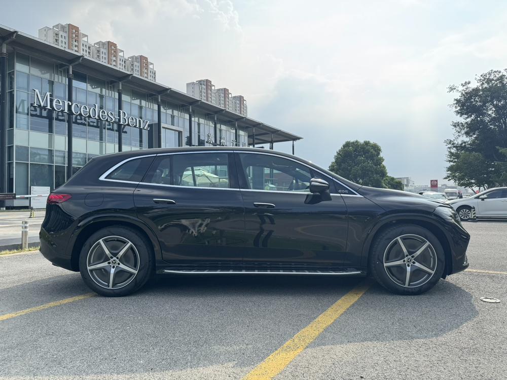 Mercedes-Benz Mercedes-Benz EQS SUV