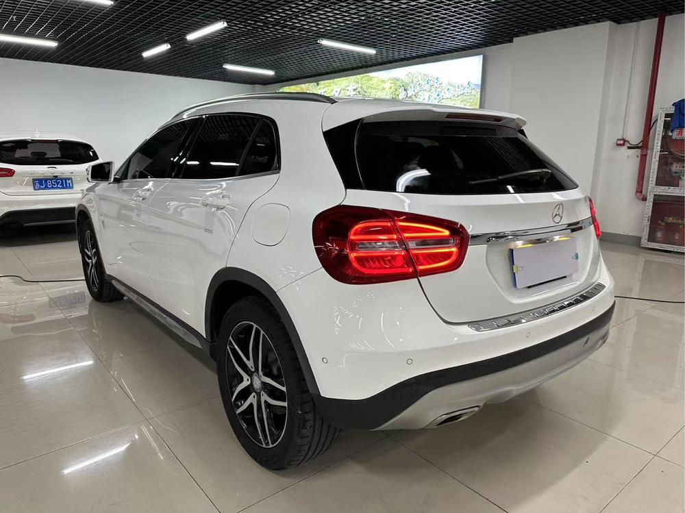 Mercedes-Benz Mercedes-Benz GLA