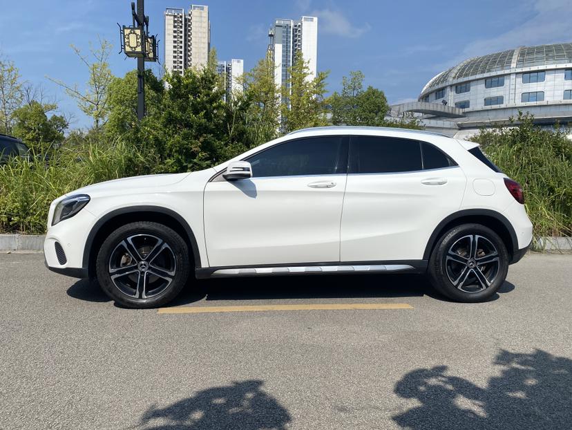 Mercedes-Benz Mercedes-Benz GLA