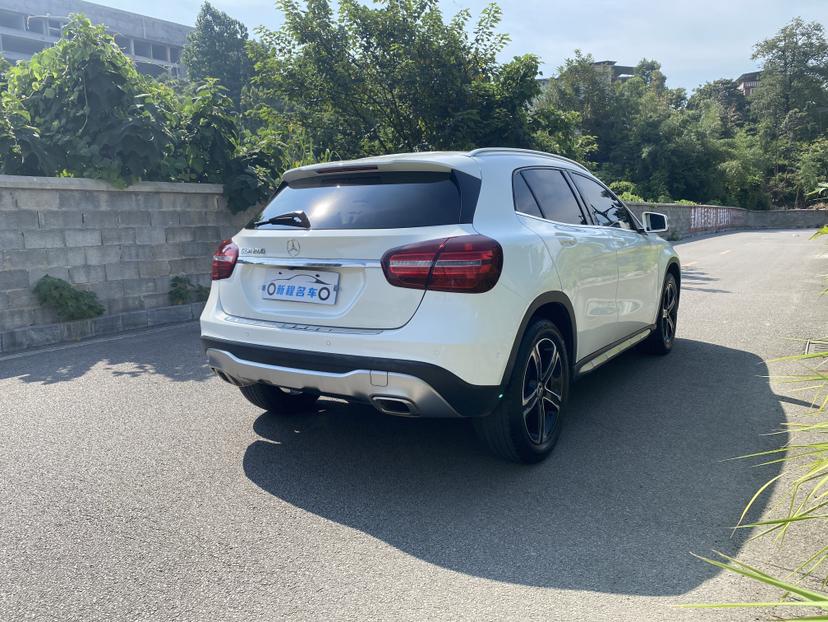 Mercedes-Benz Mercedes-Benz GLA