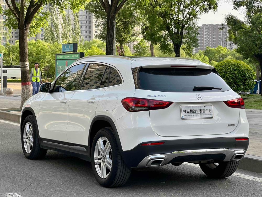 Mercedes-Benz Mercedes-Benz GLA