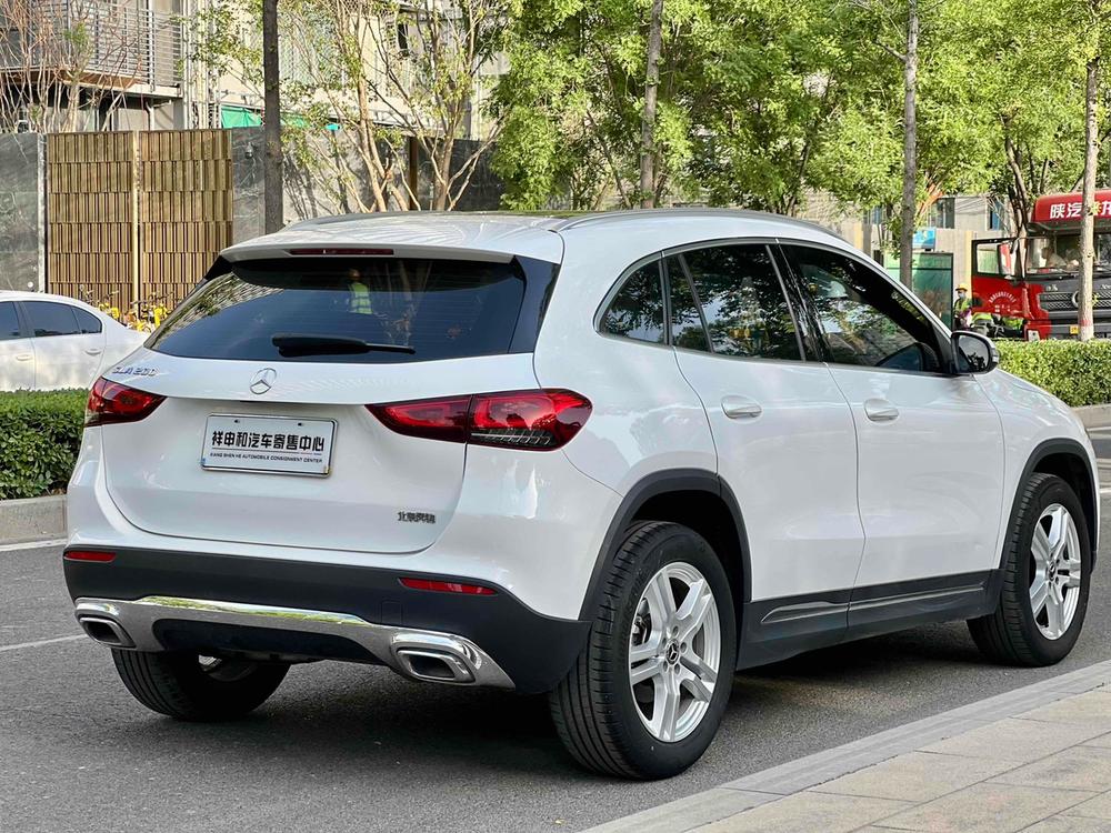 Mercedes-Benz Mercedes-Benz GLA