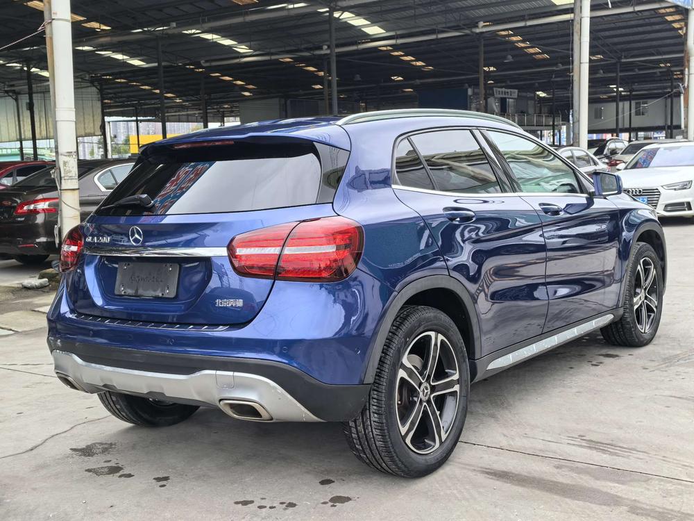 Mercedes-Benz Mercedes-Benz GLA