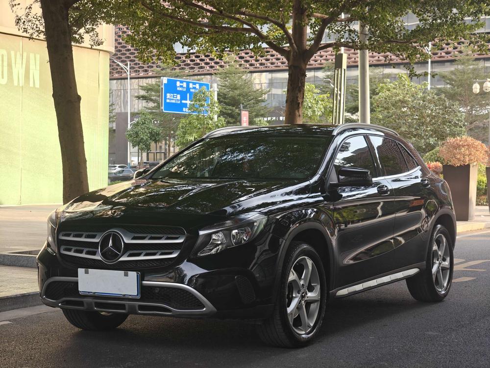 Mercedes-Benz Mercedes-Benz GLA
