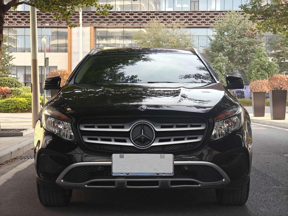 Mercedes-Benz Mercedes-Benz GLA