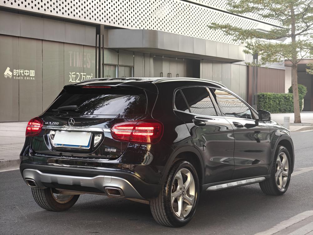 Mercedes-Benz Mercedes-Benz GLA
