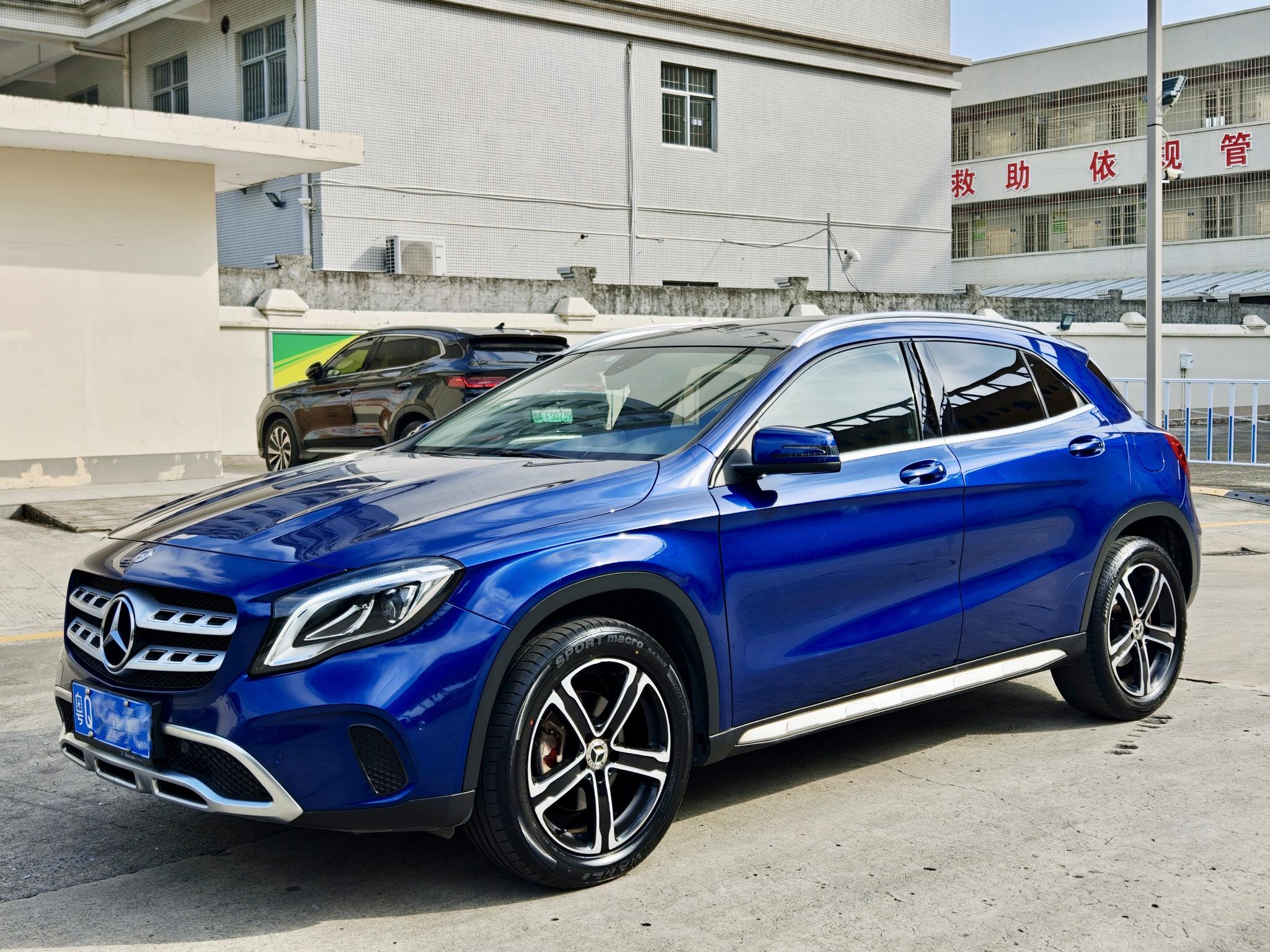 Mercedes-Benz Mercedes-Benz GLA