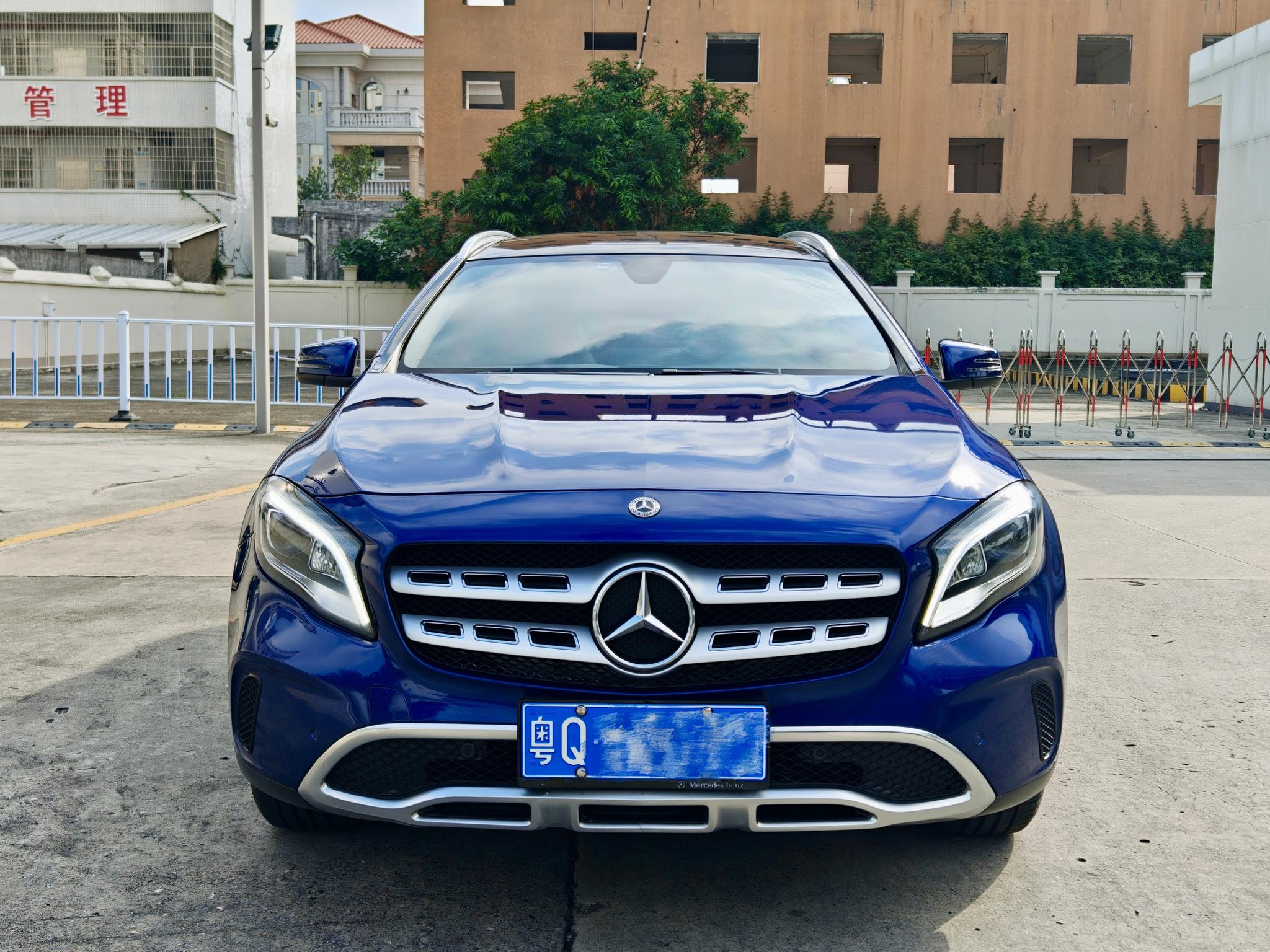 Mercedes-Benz Mercedes-Benz GLA