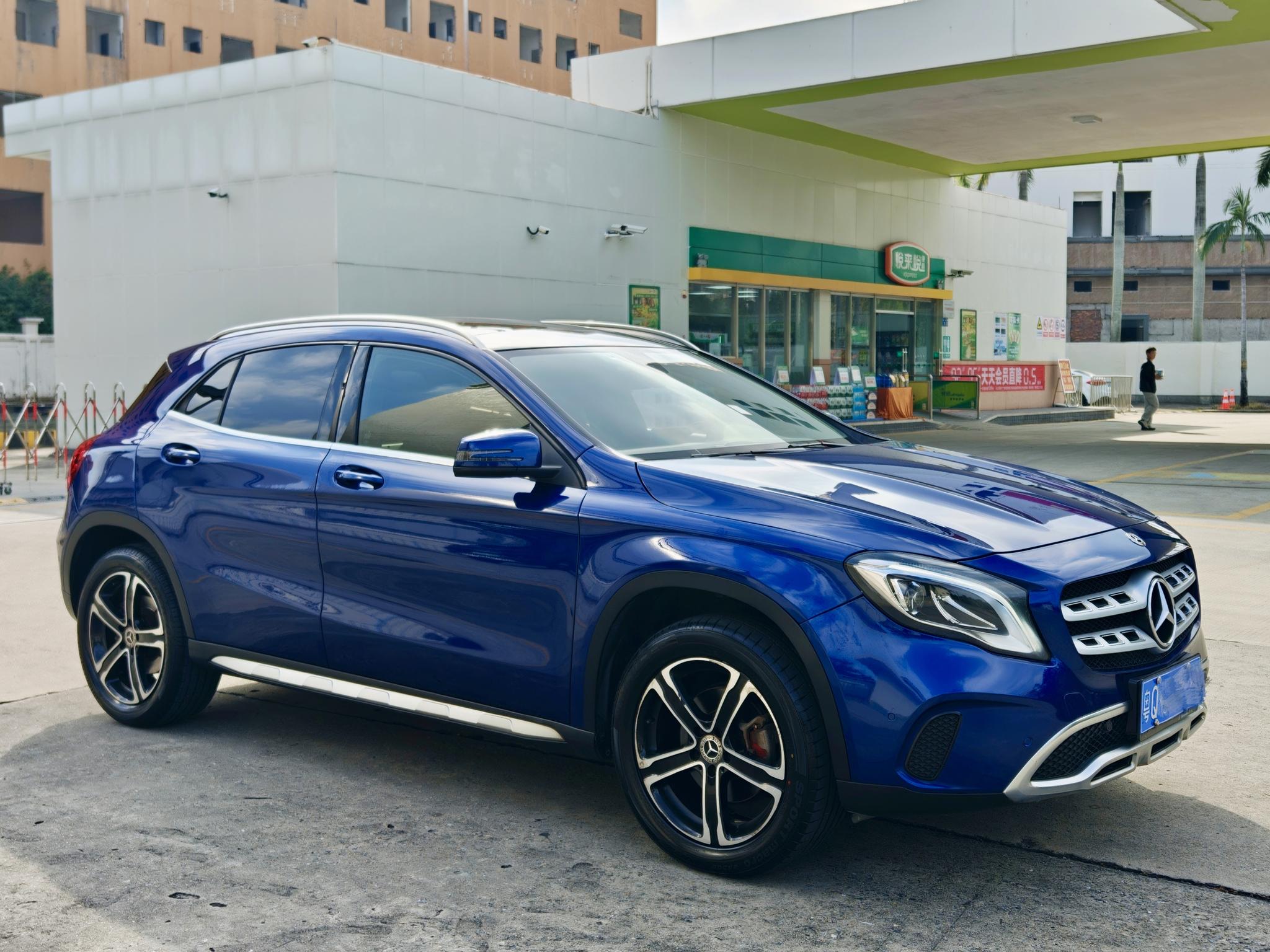 Mercedes-Benz Mercedes-Benz GLA