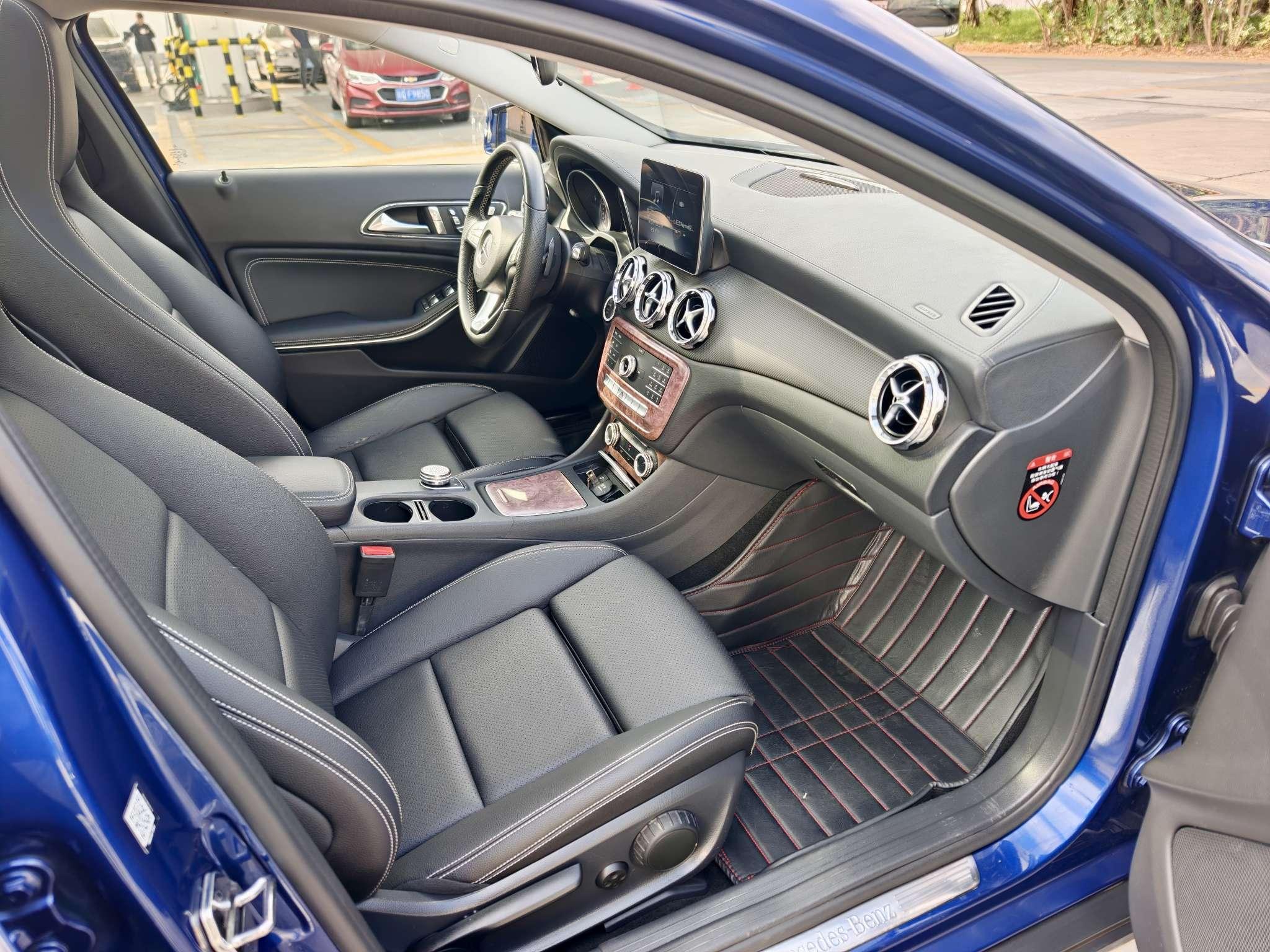 Mercedes-Benz Mercedes-Benz GLA