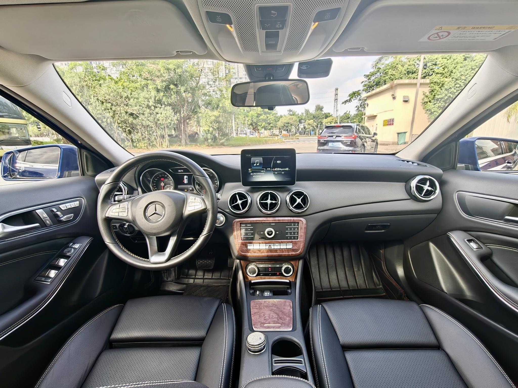 Mercedes-Benz Mercedes-Benz GLA