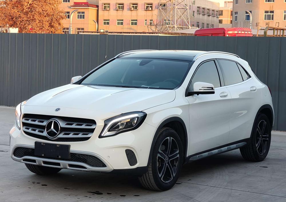 Mercedes-Benz Mercedes-Benz GLA