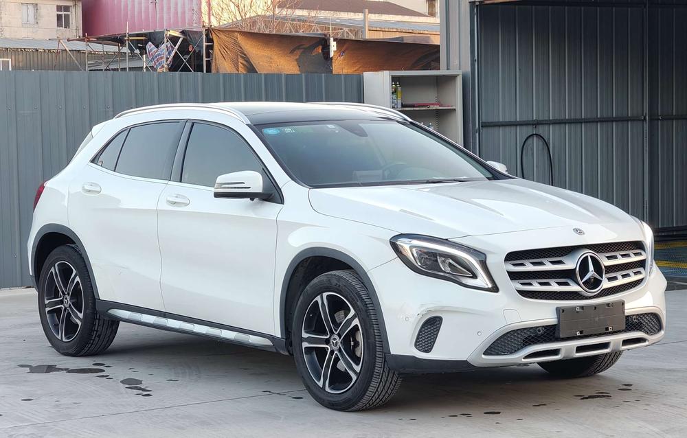 Mercedes-Benz Mercedes-Benz GLA