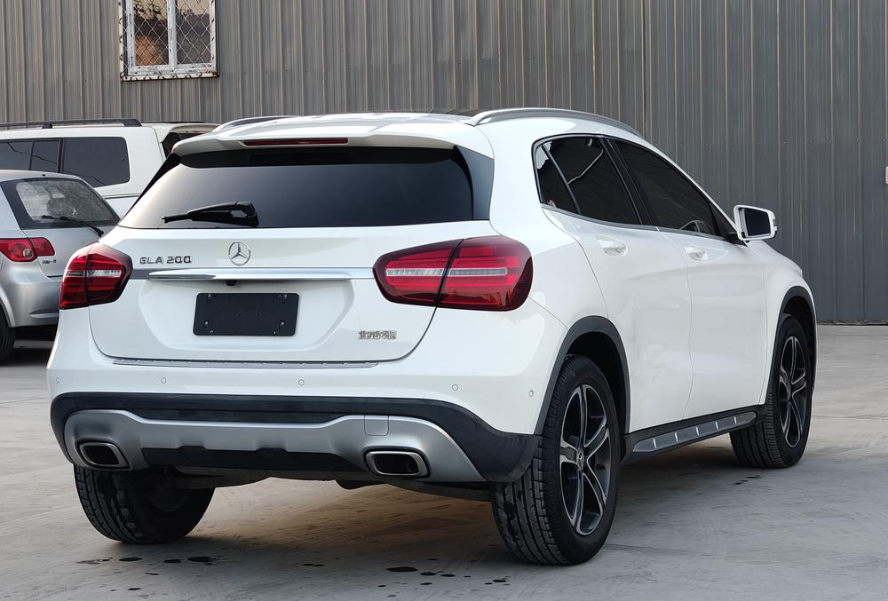 Mercedes-Benz Mercedes-Benz GLA