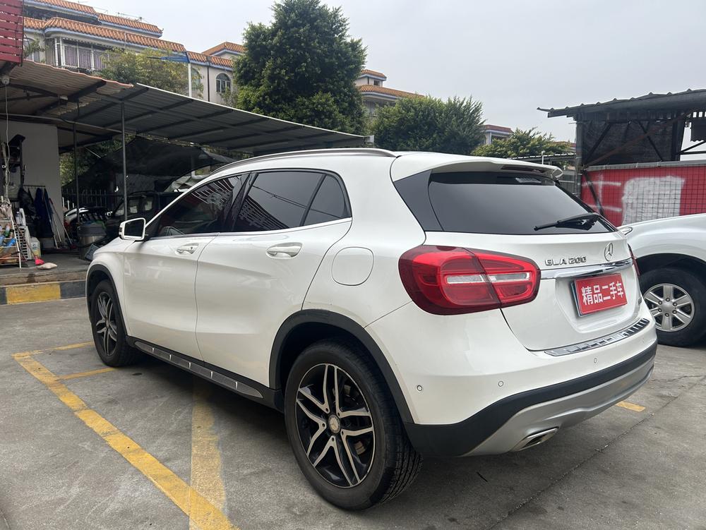 Mercedes-Benz Mercedes-Benz GLA
