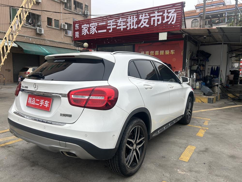 Mercedes-Benz Mercedes-Benz GLA