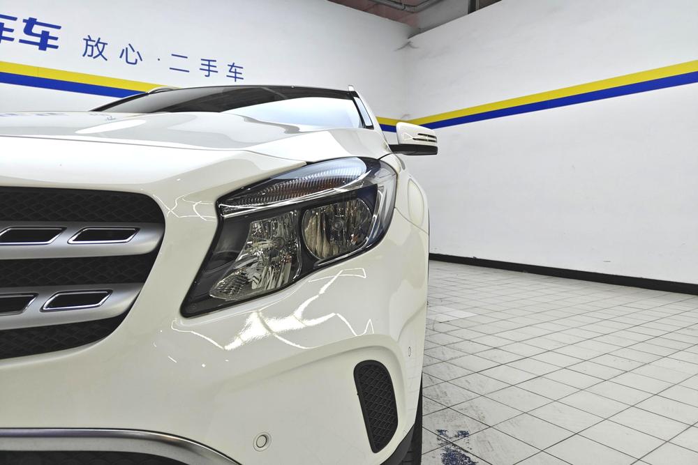 Mercedes-Benz Mercedes-Benz GLA