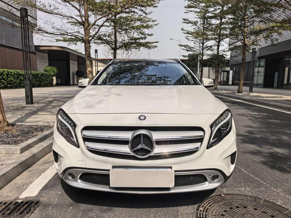 Mercedes-Benz Mercedes-Benz GLA
