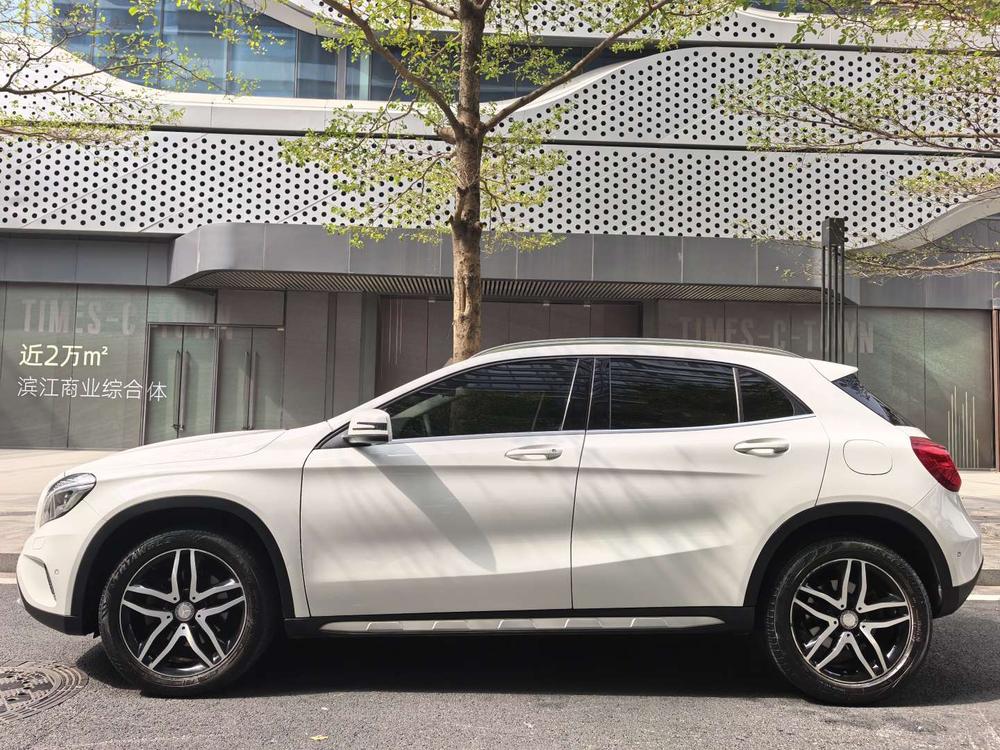 Mercedes-Benz Mercedes-Benz GLA