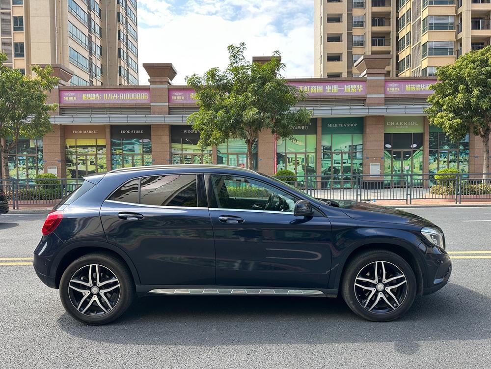 Mercedes-Benz Mercedes-Benz GLA