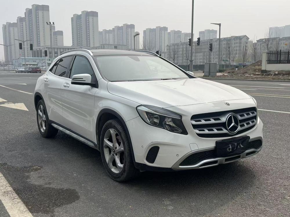 Mercedes-Benz Mercedes-Benz GLA